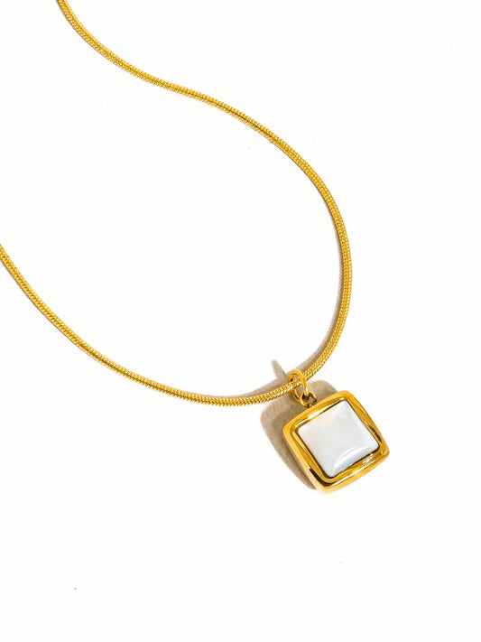 Berrie Square Shell Necklace | Waterproof Jewelry