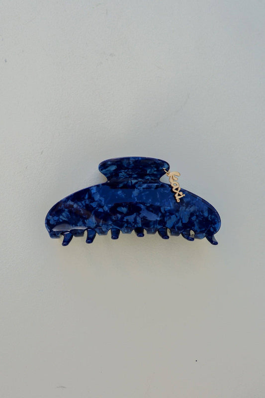 Oversized Charmed Claw | KAXI