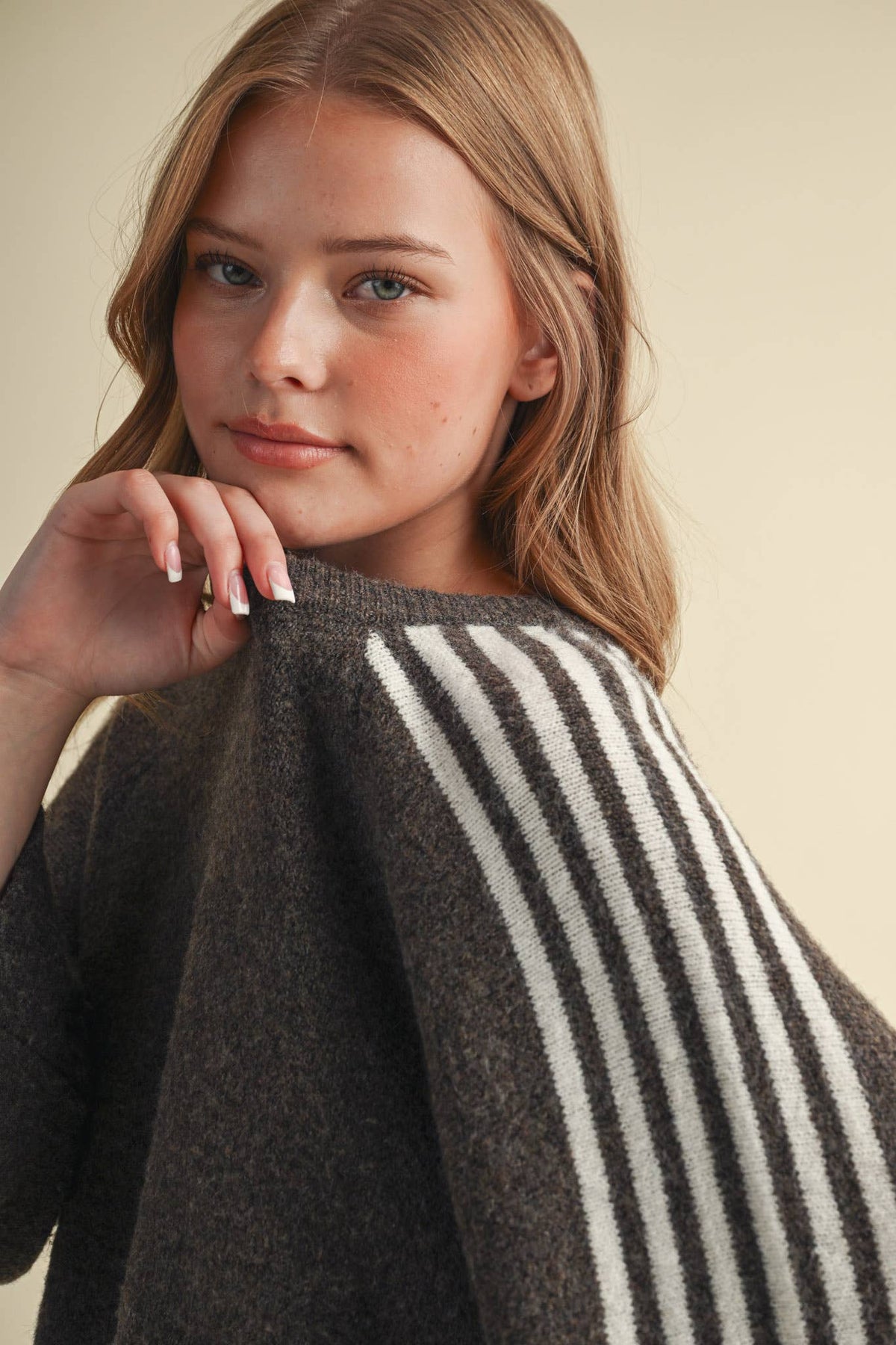 Aemi Striped 3/4 Sleeve Sweater