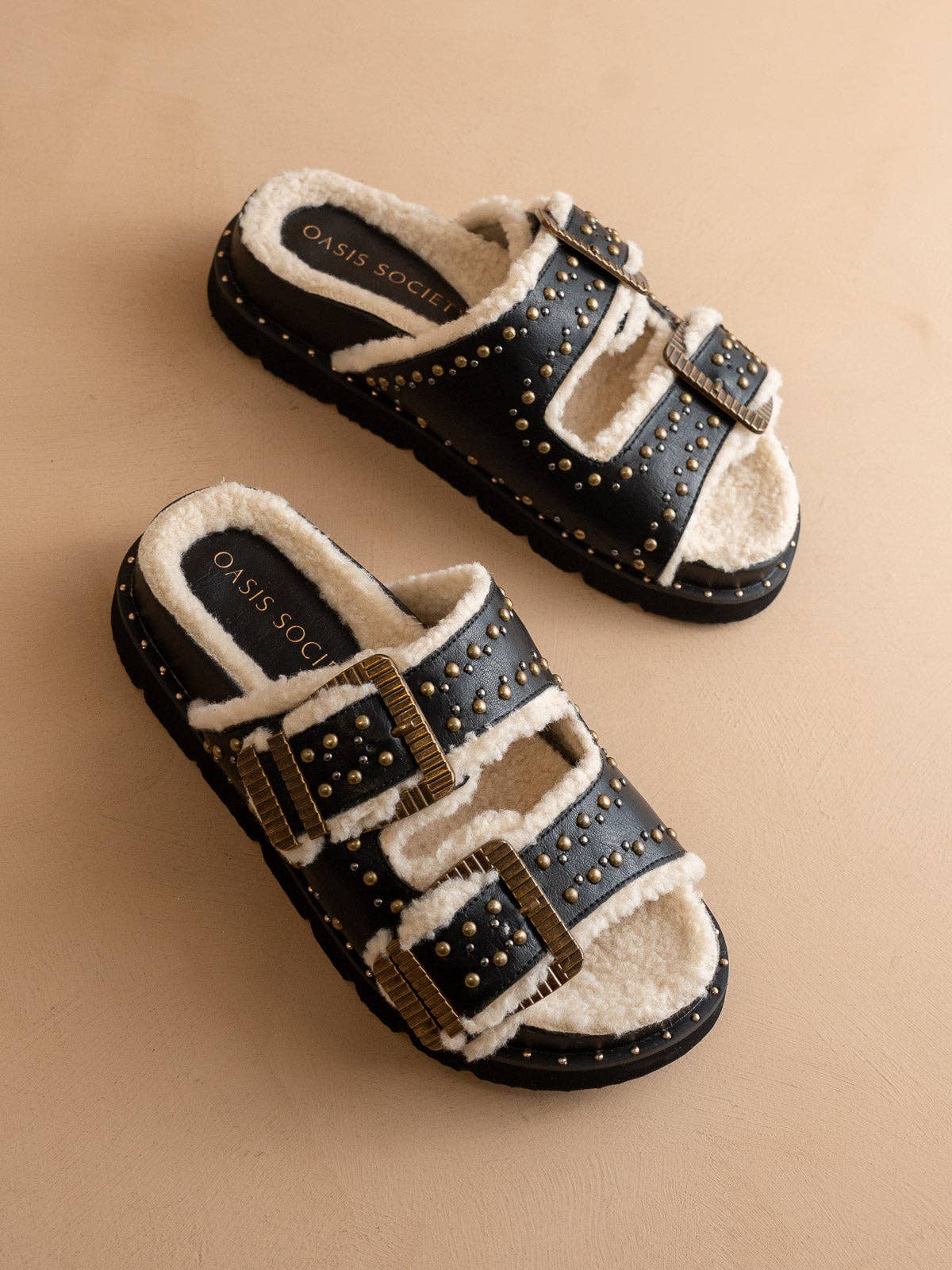 The Gaylen | Black Studded Buckle Fleece-Lined Slide