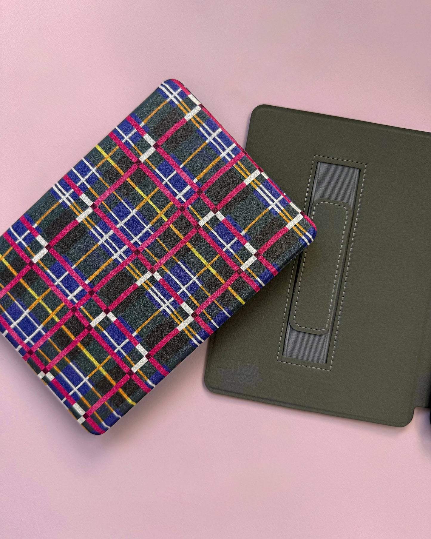 Sugarplum Plaid | Kindle Cover