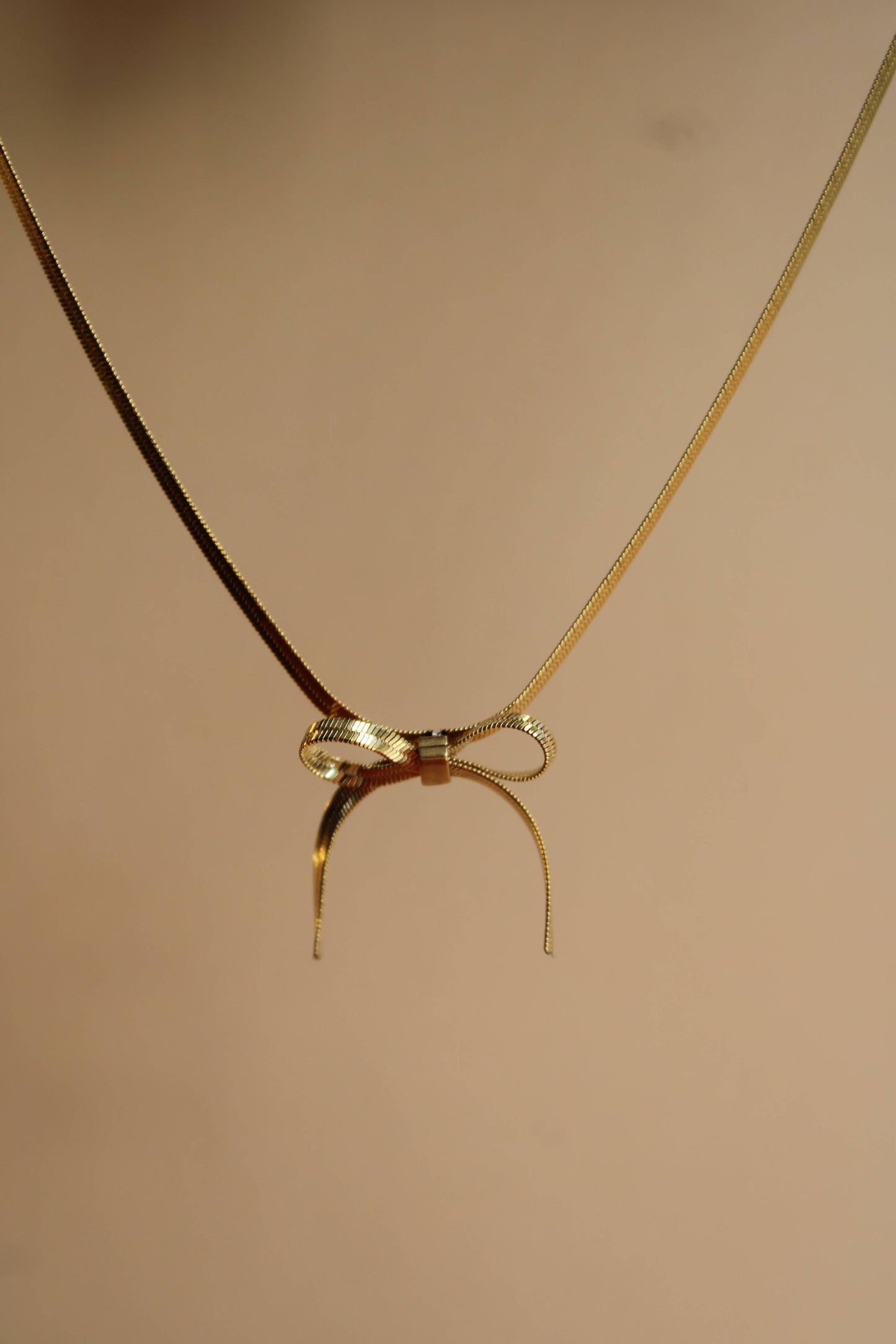 The Bow Necklace