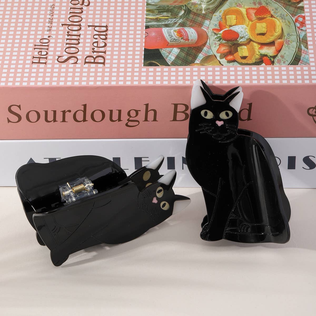 Salem Black Cat Hair Clip