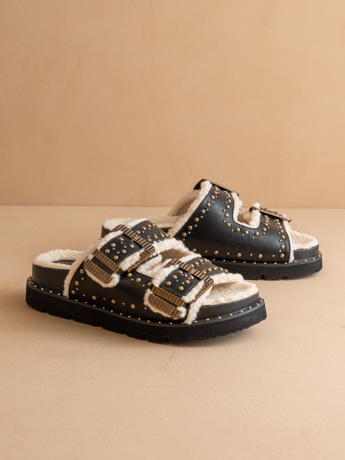 The Gaylen | Black Studded Buckle Fleece-Lined Slide