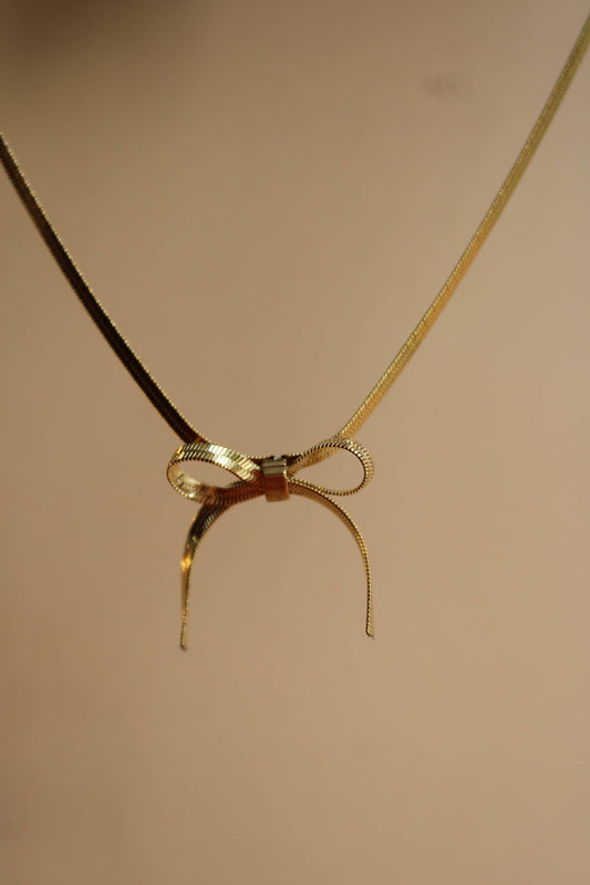The Bow Necklace