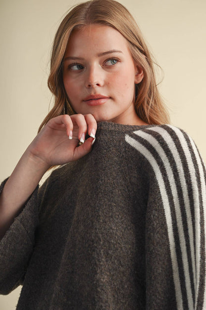 Aemi Striped 3/4 Sleeve Sweater