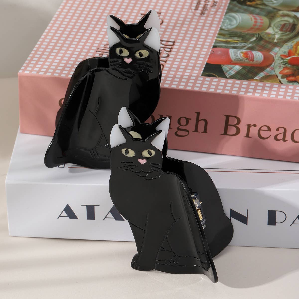 Salem Black Cat Hair Clip