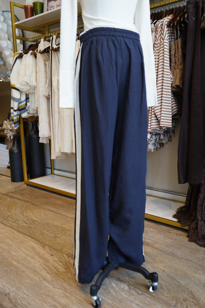 Noir Linen Blended Track Pants