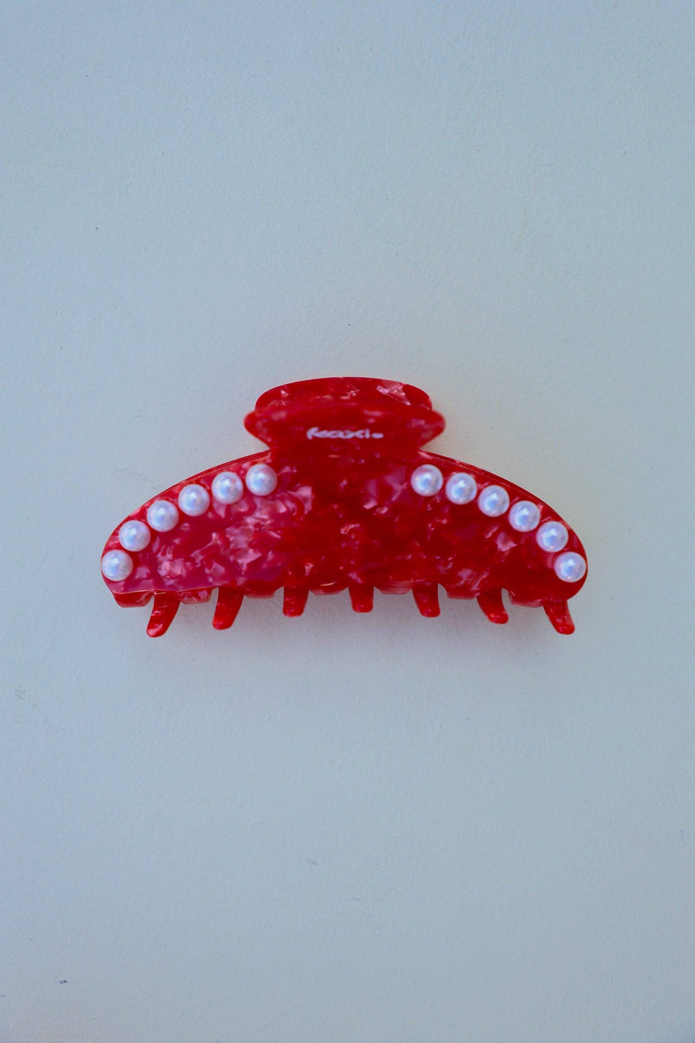 Holiday Pearl Claw | KAXI