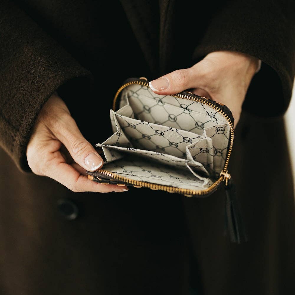 Wynona Woven Wallet | PRETTY SIMPLE