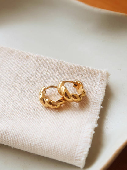 Brea Twisted Hoop Earrings | Waterproof Jewelry