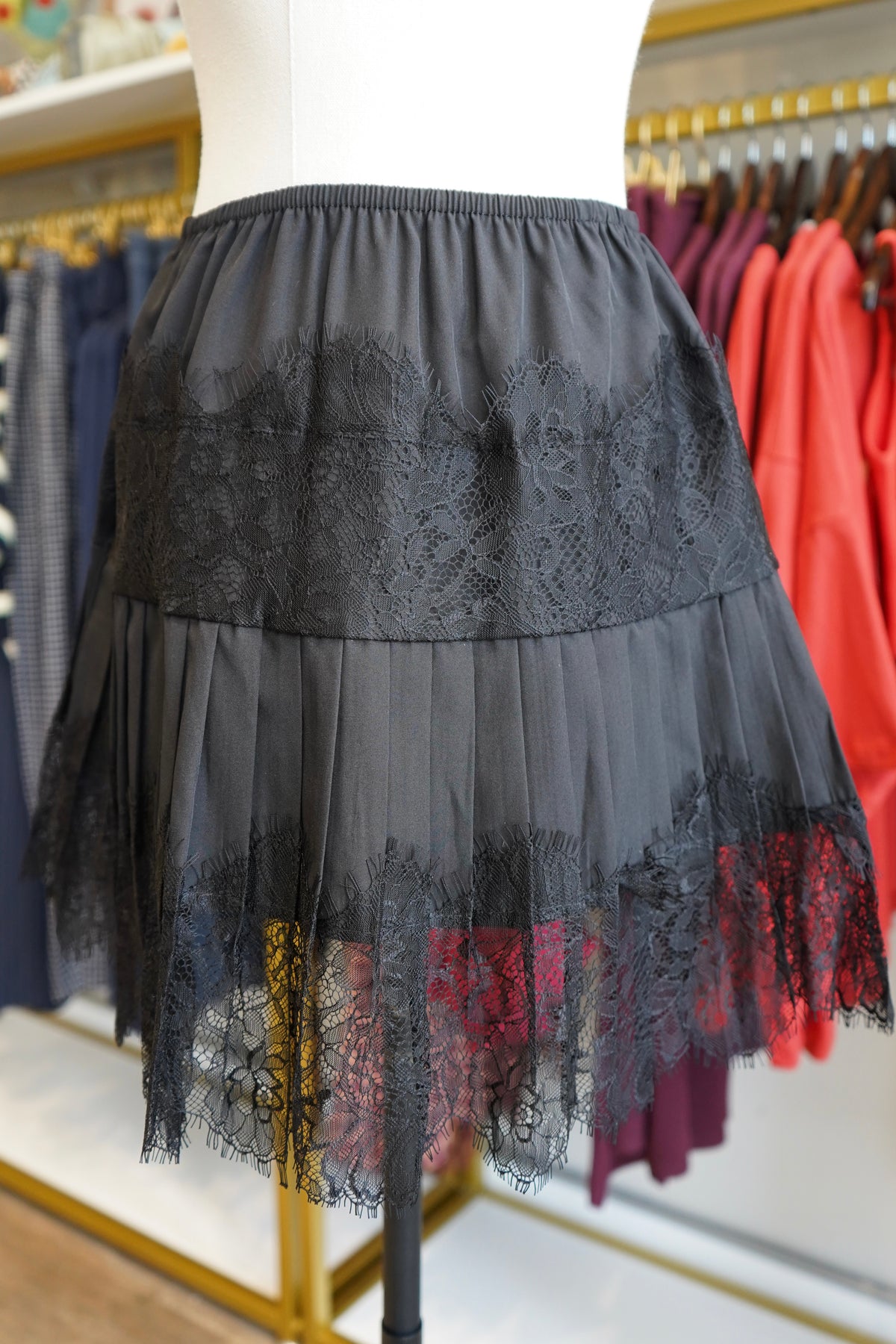 Brinn Lace Tiered Mini Skirt