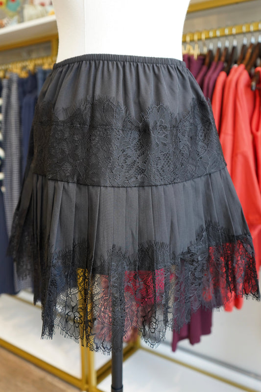 Brinn Lace Tiered Mini Skirt