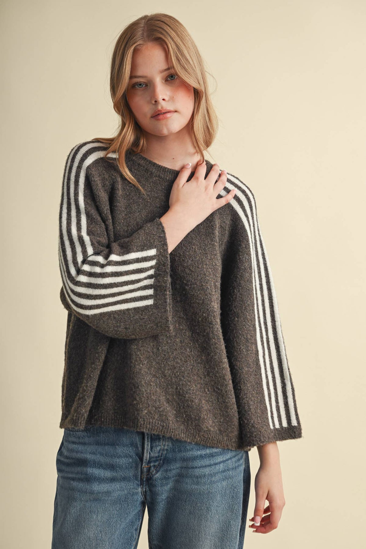 Aemi Striped 3/4 Sleeve Sweater