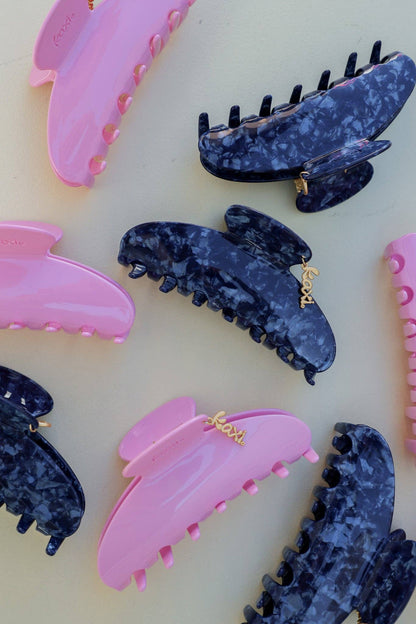 Oversized Charmed Claw | KAXI