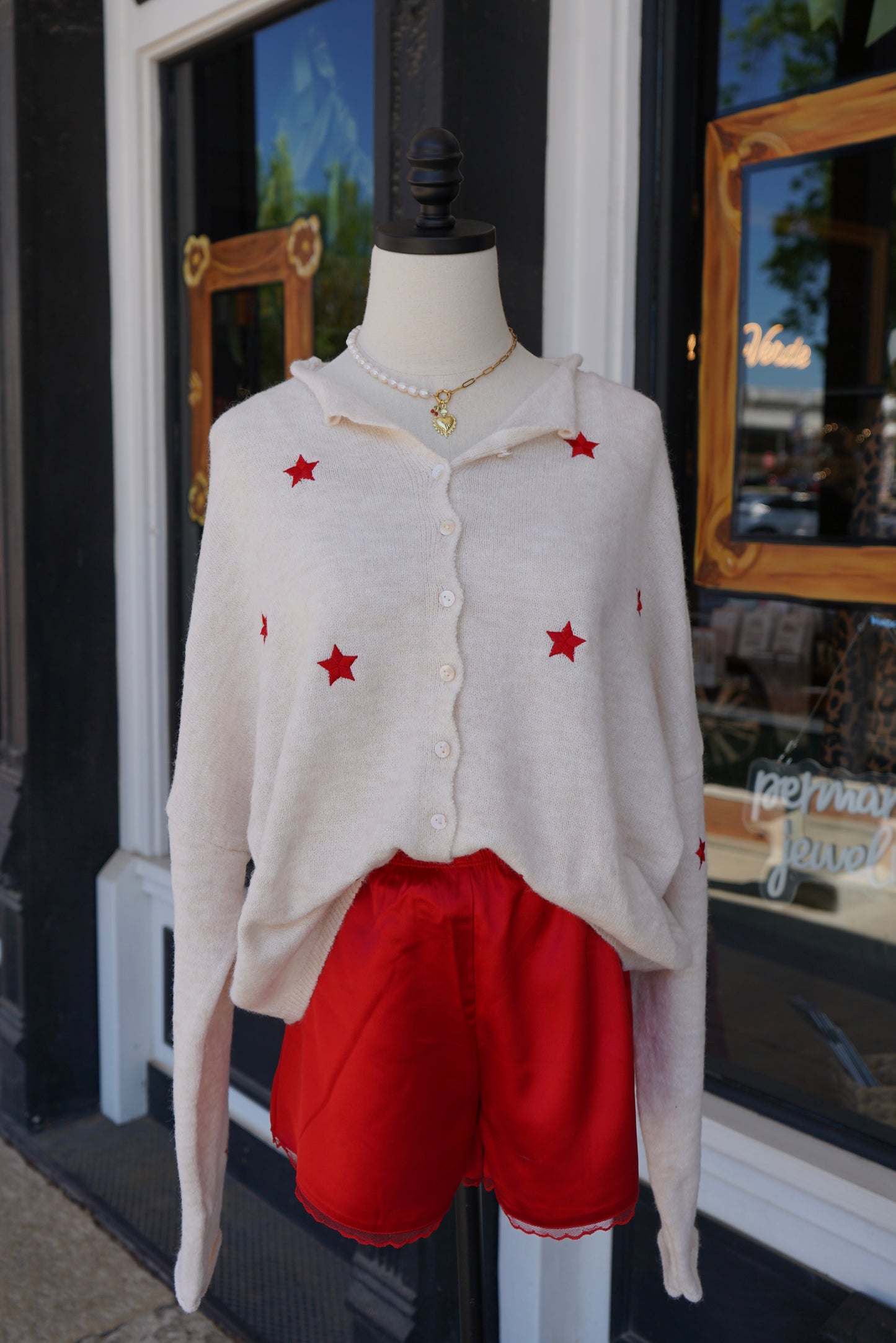 Emma Cardigan | Stars