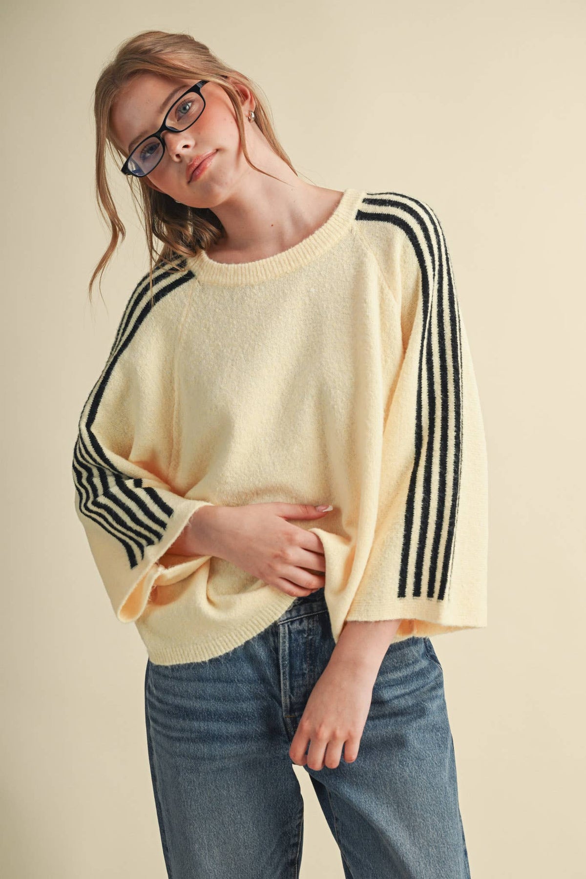 Aemi Striped 3/4 Sleeve Sweater