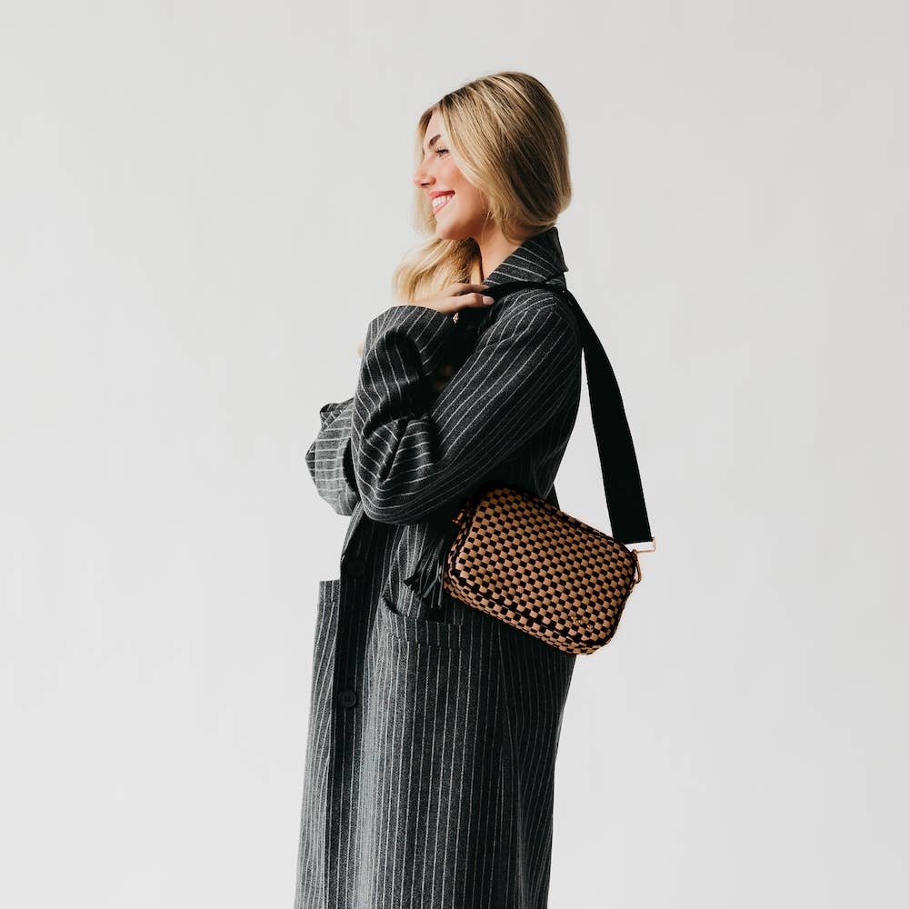 Woven Willow Crossbody | PRETTY SIMPLE