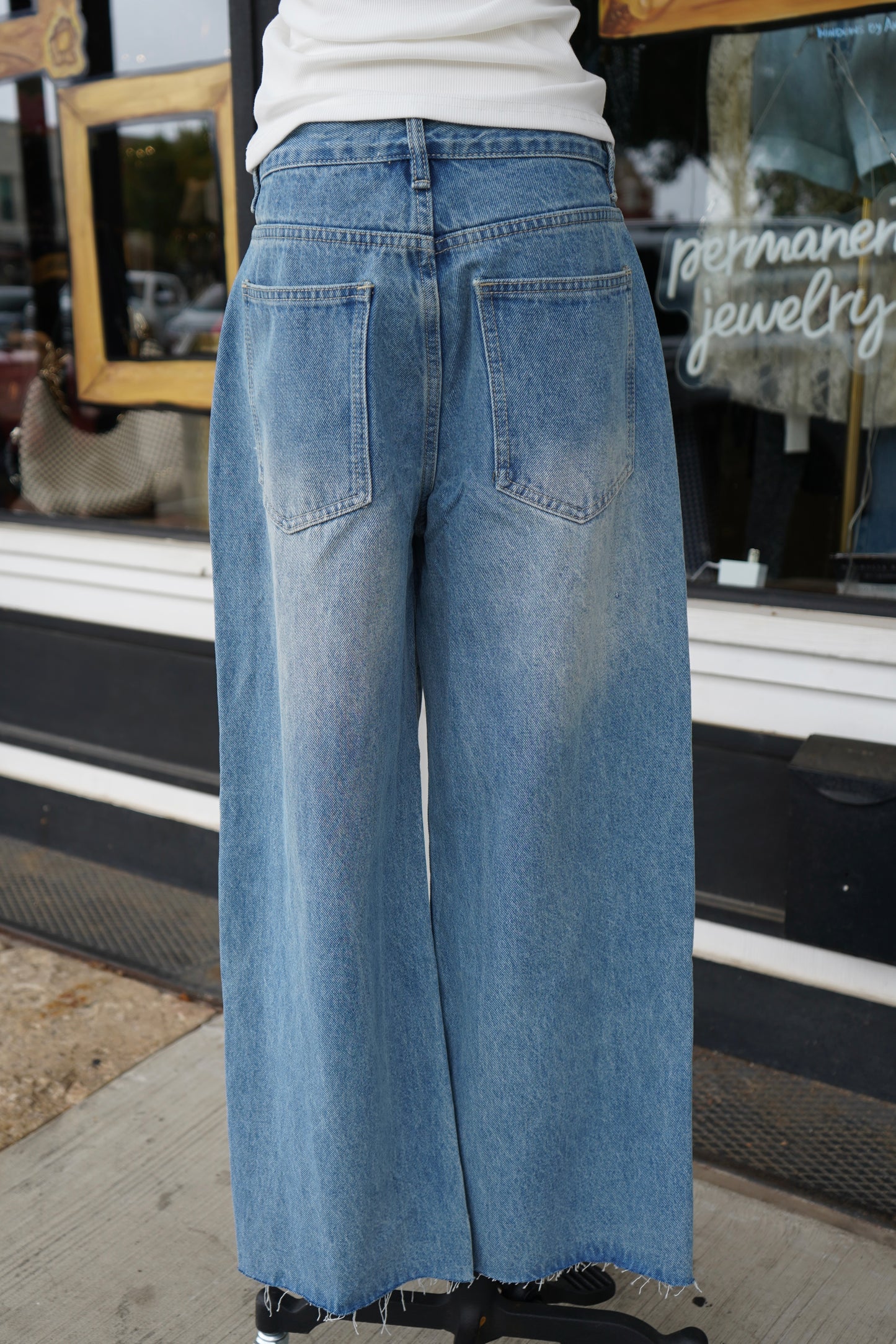 Ainsley Lace Detail Barrel Jean