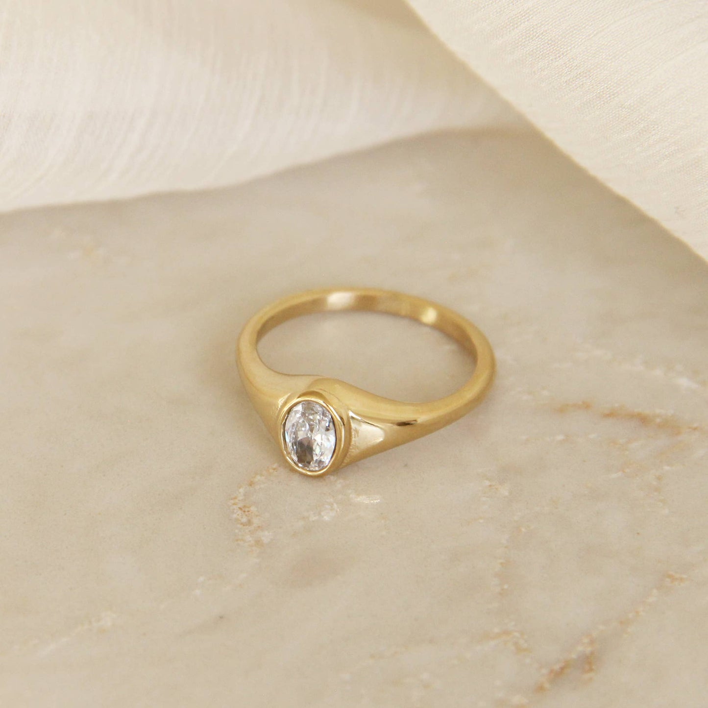 Mabel Oval Signet Ring | Waterproof Jewelry