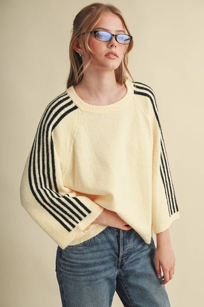 Aemi Striped 3/4 Sleeve Sweater