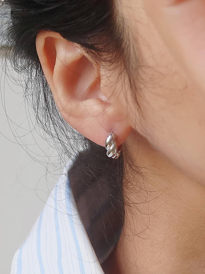 Brea Twisted Hoop Earrings | Waterproof Jewelry