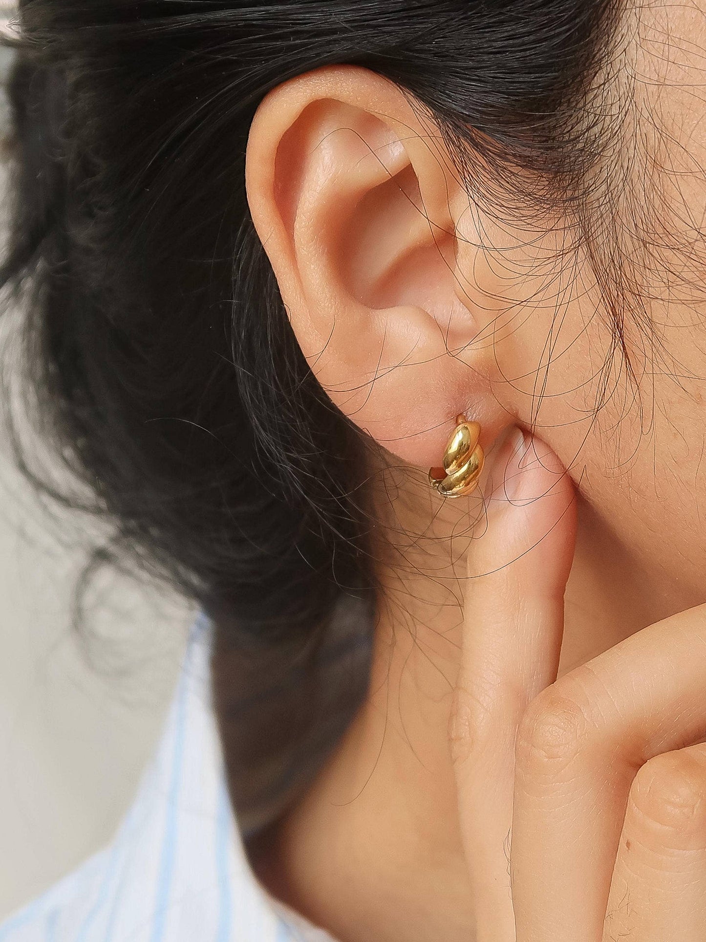 Brea Twisted Hoop Earrings | Waterproof Jewelry