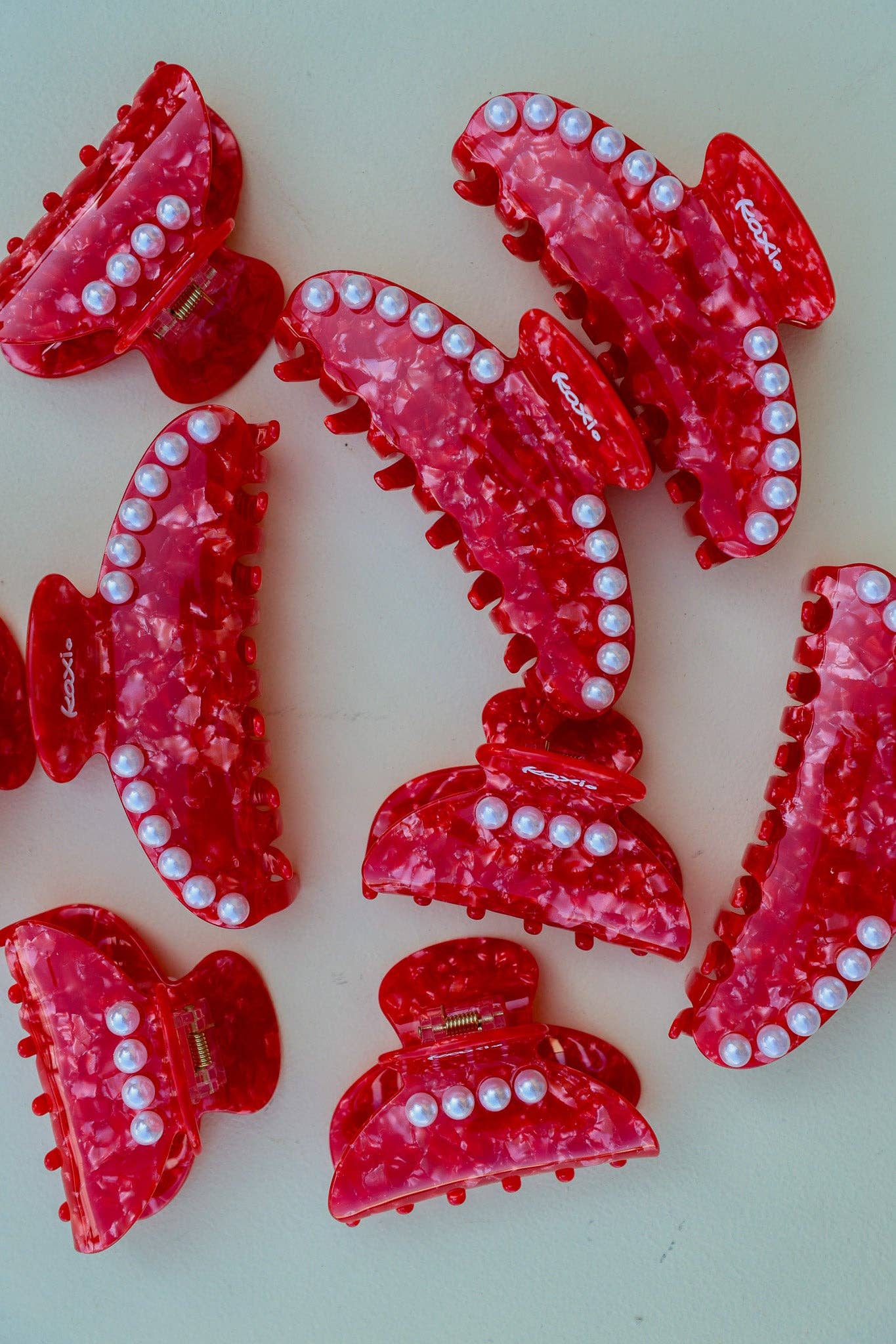 Holiday Pearl Claw | KAXI