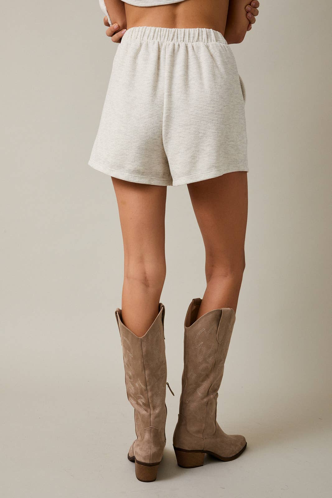 Palm Pleated Knit Shorts