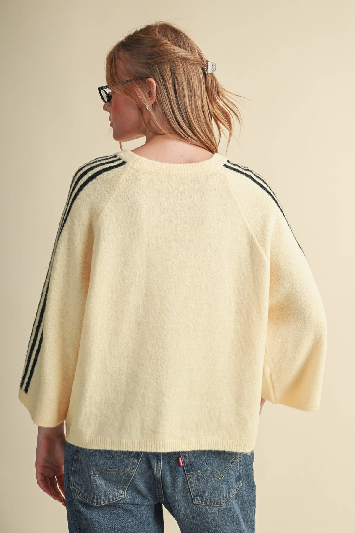 Aemi Striped 3/4 Sleeve Sweater