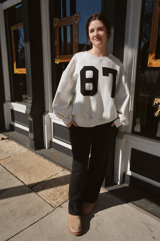 "87" Graphic Balloon Sleeve Sweatshirt