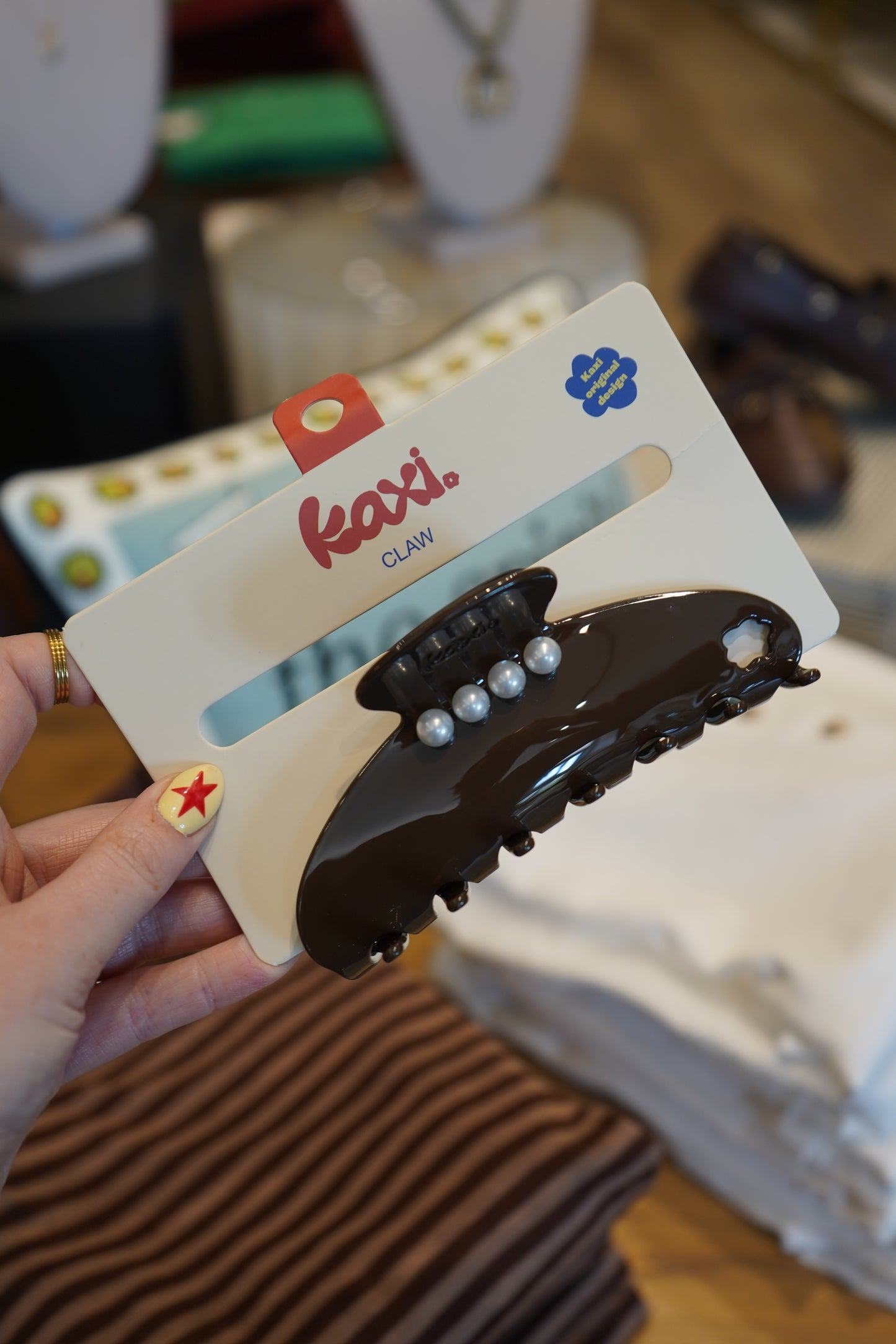 Chocolate Pearl Claw | KAXI