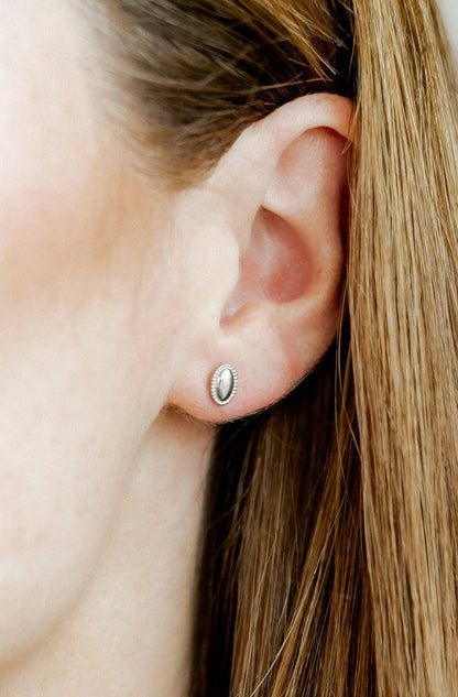 Linny Flatback Nap Studs | BEST SELLER