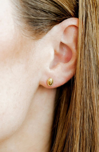 Linny Flatback Nap Studs | BEST SELLER