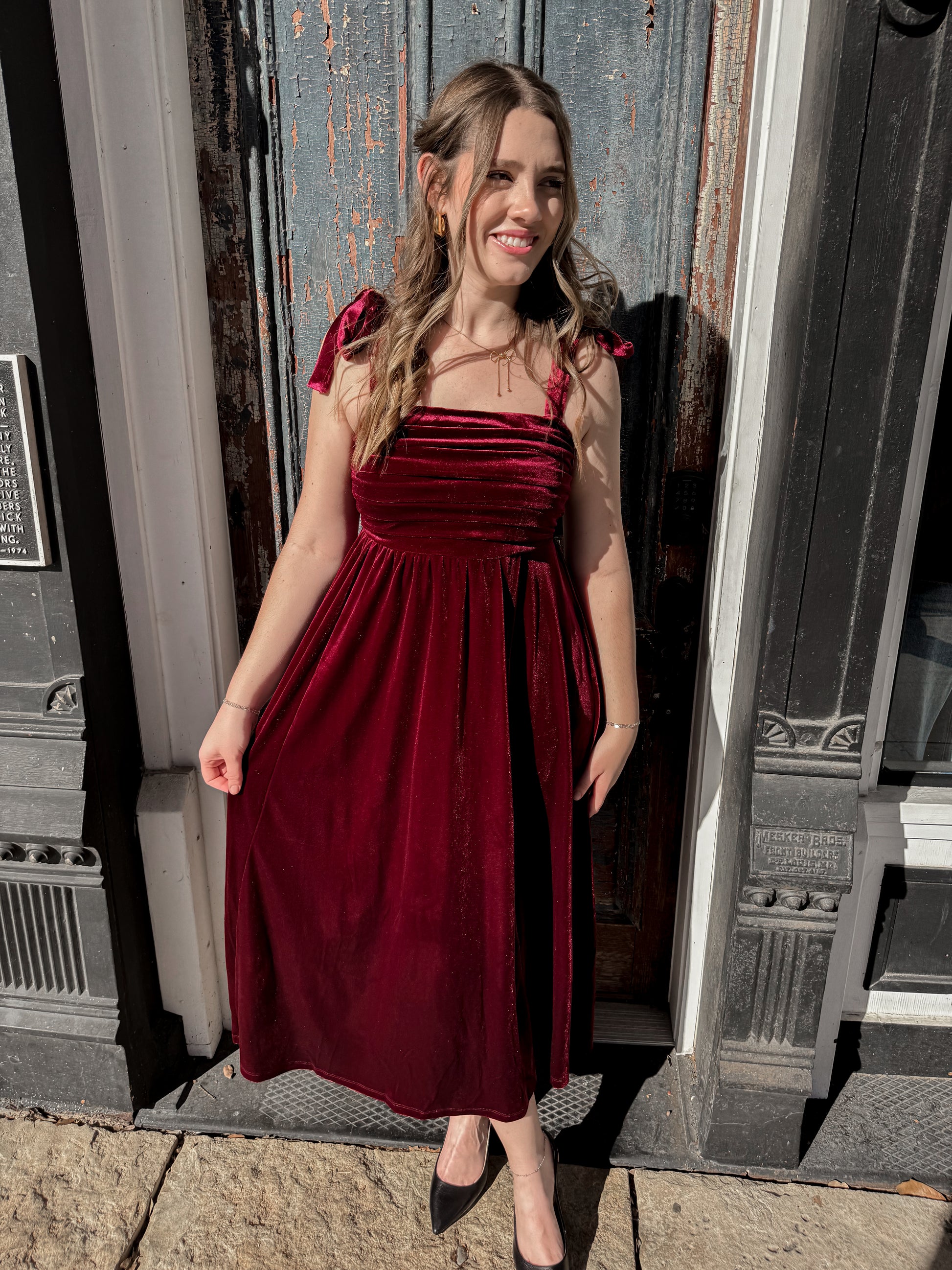 Merlot Velvet Midi Dress Large / Burgundy Merlot Velvet Midi Dress Large / Burgundy