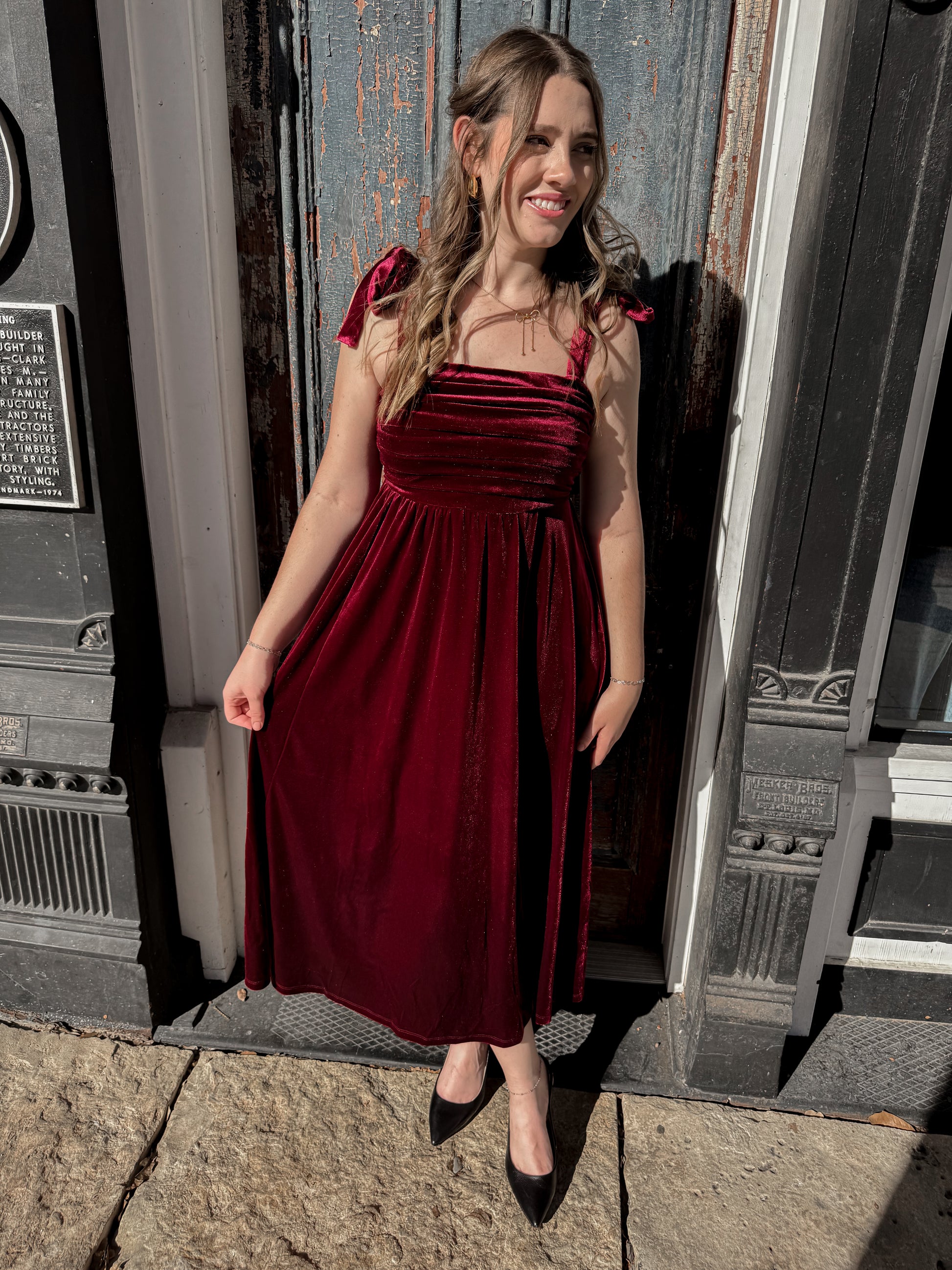 Merlot Velvet Midi Dress Large / Burgundy Merlot Velvet Midi Dress Large / Burgundy