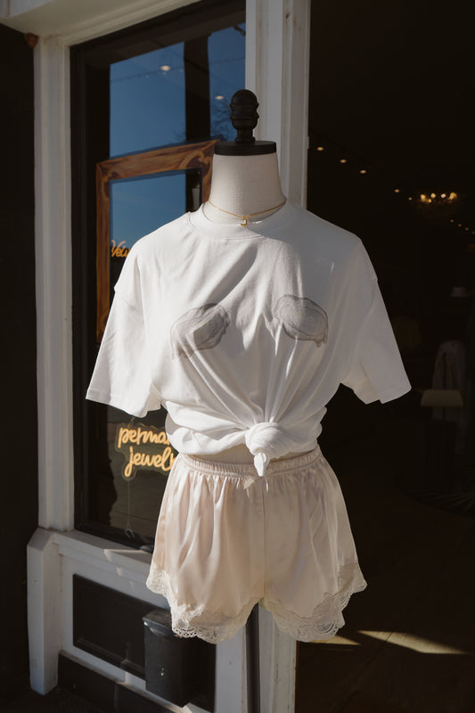 Oyster Graphic Tee