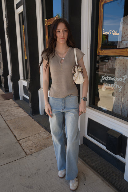 Wesly Keyhole Top
