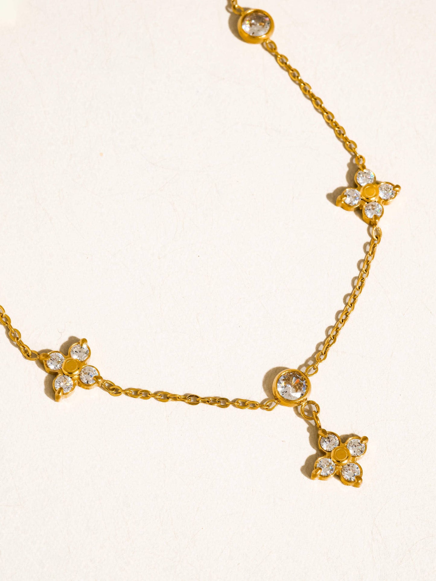 Aveline Floral Chain Necklace | Waterproof Jewelry