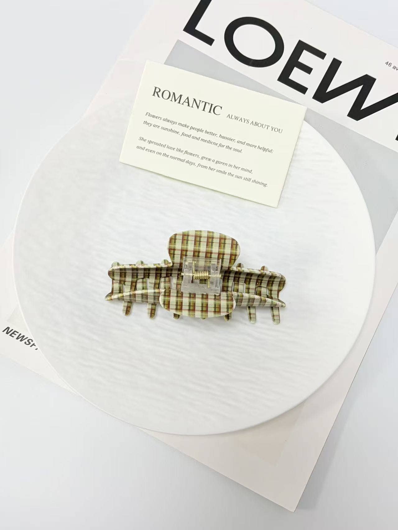 Vintage Plaid Pattern Claw Clip