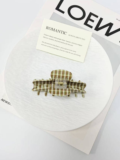 Vintage Plaid Pattern Claw Clip