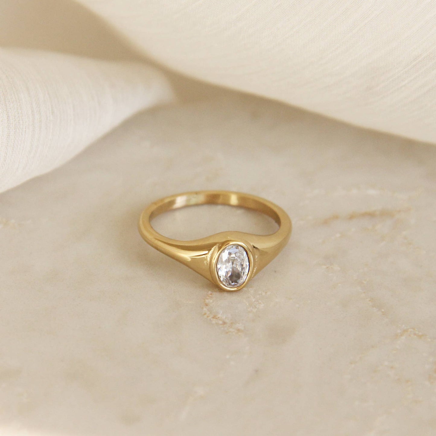 Mabel Oval Signet Ring | Waterproof Jewelry