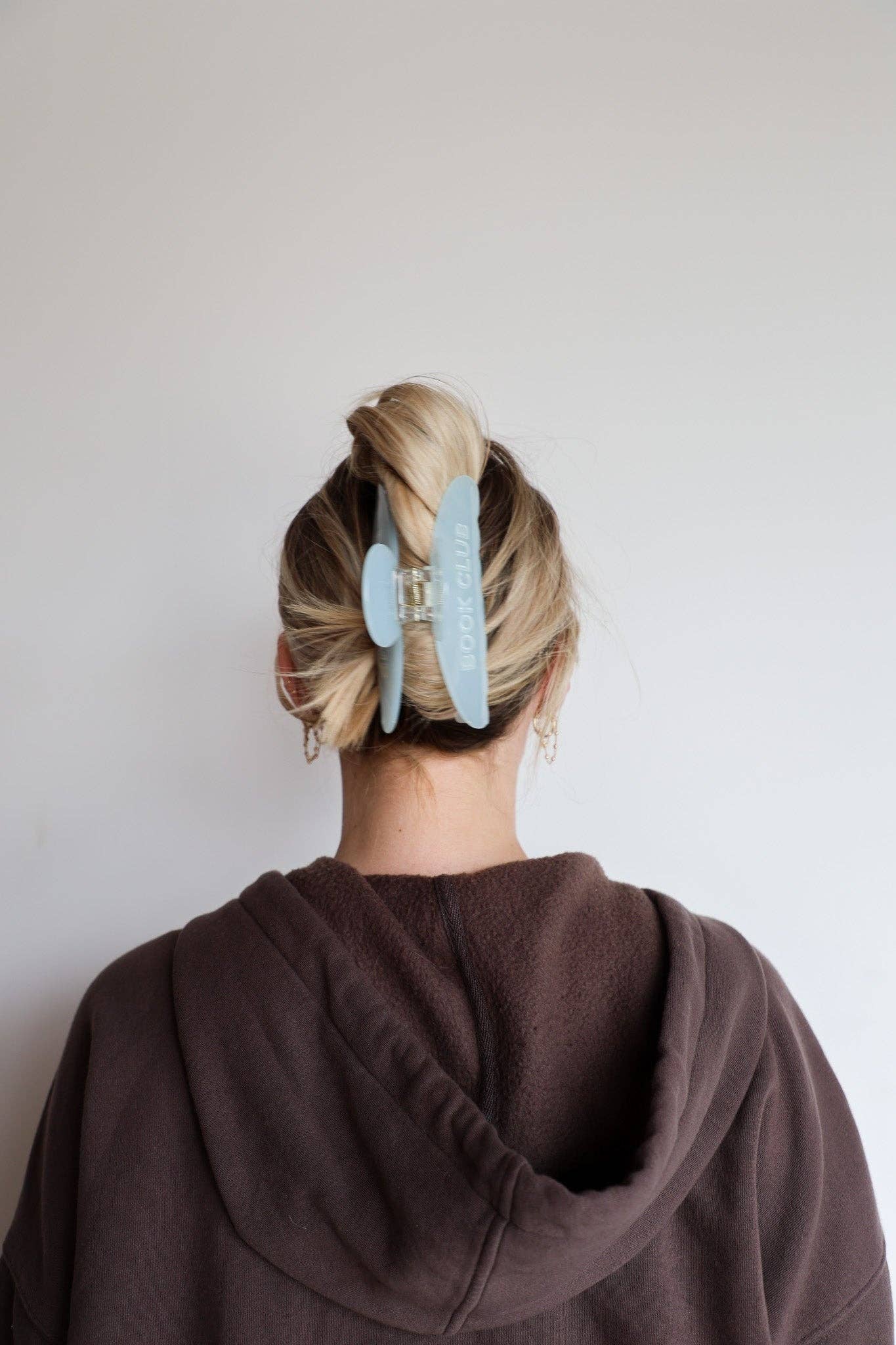 Book Club Claw | KAXI