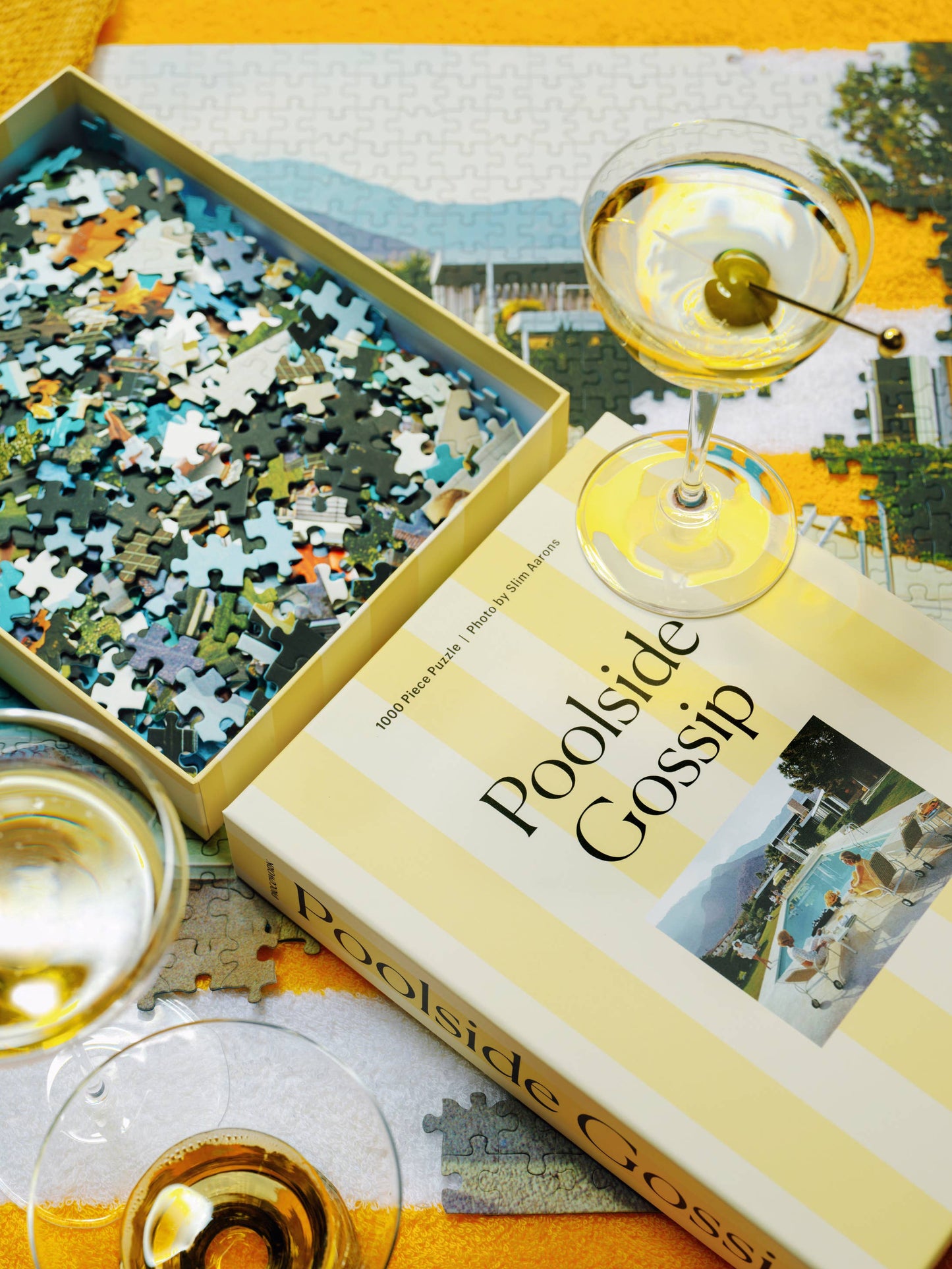 Poolside Gossip - 1000 Piece Puzzle