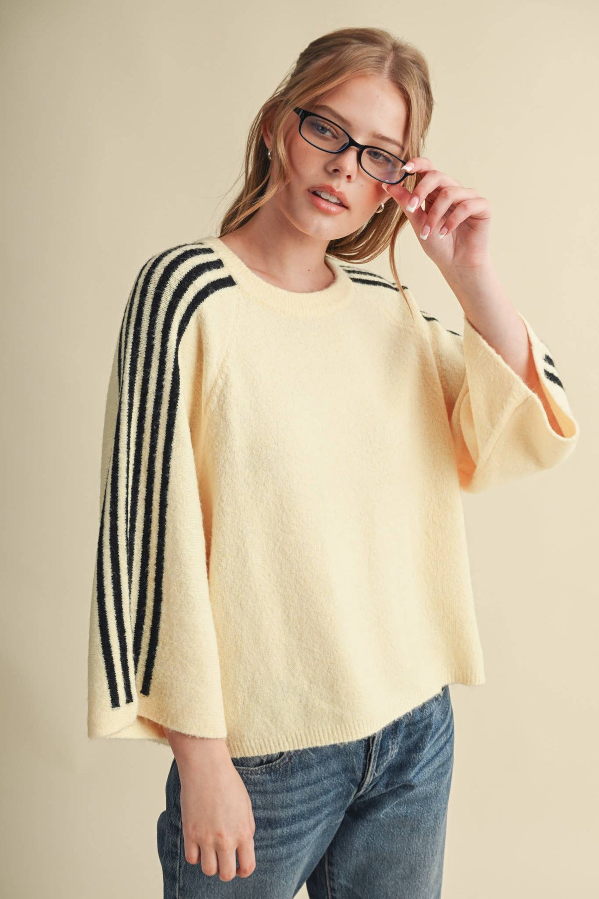 Aemi Striped 3/4 Sleeve Sweater