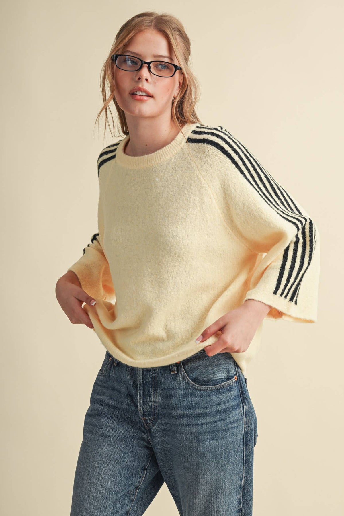 Aemi Striped 3/4 Sleeve Sweater