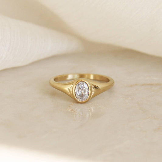 Mabel Oval Signet Ring | Waterproof Jewelry