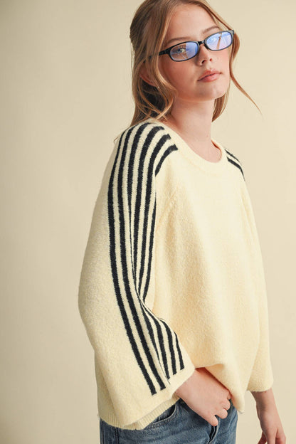 Aemi Striped 3/4 Sleeve Sweater